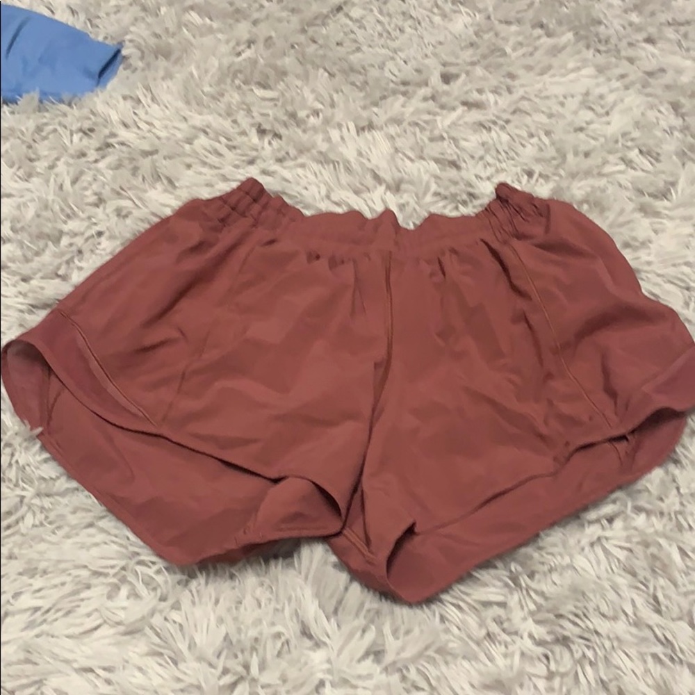 lululemon hotty hot shorts 4”